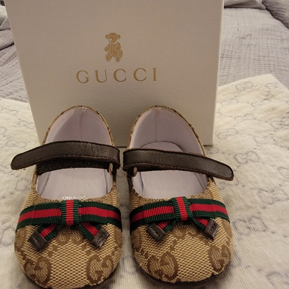 Authentic size 17 girls Gucci Ballerina Flats - Picture 1 of 3